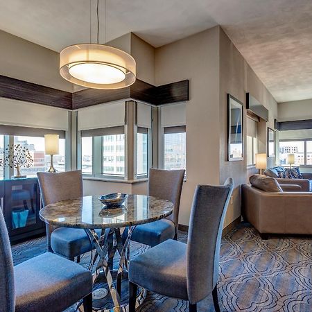 Doubletree By Hilton St. Louis Forest Park Extérieur photo