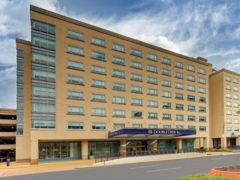 Doubletree By Hilton St. Louis Forest Park Extérieur photo