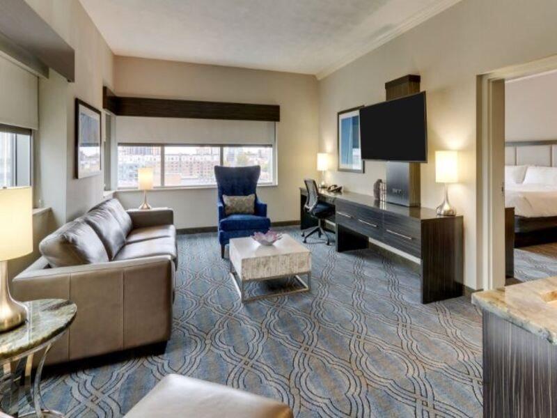 Doubletree By Hilton St. Louis Forest Park Extérieur photo