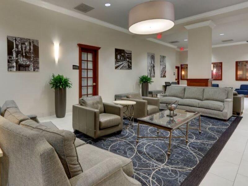 Doubletree By Hilton St. Louis Forest Park Extérieur photo