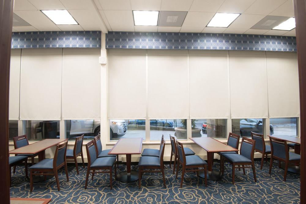 Doubletree By Hilton St. Louis Forest Park Extérieur photo