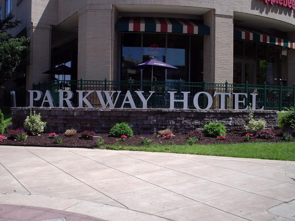 Doubletree By Hilton St. Louis Forest Park Extérieur photo