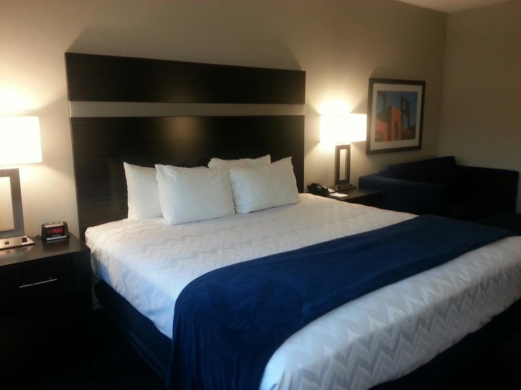 Doubletree By Hilton St. Louis Forest Park Extérieur photo