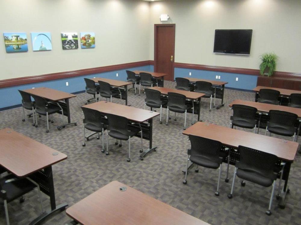 Doubletree By Hilton St. Louis Forest Park Extérieur photo