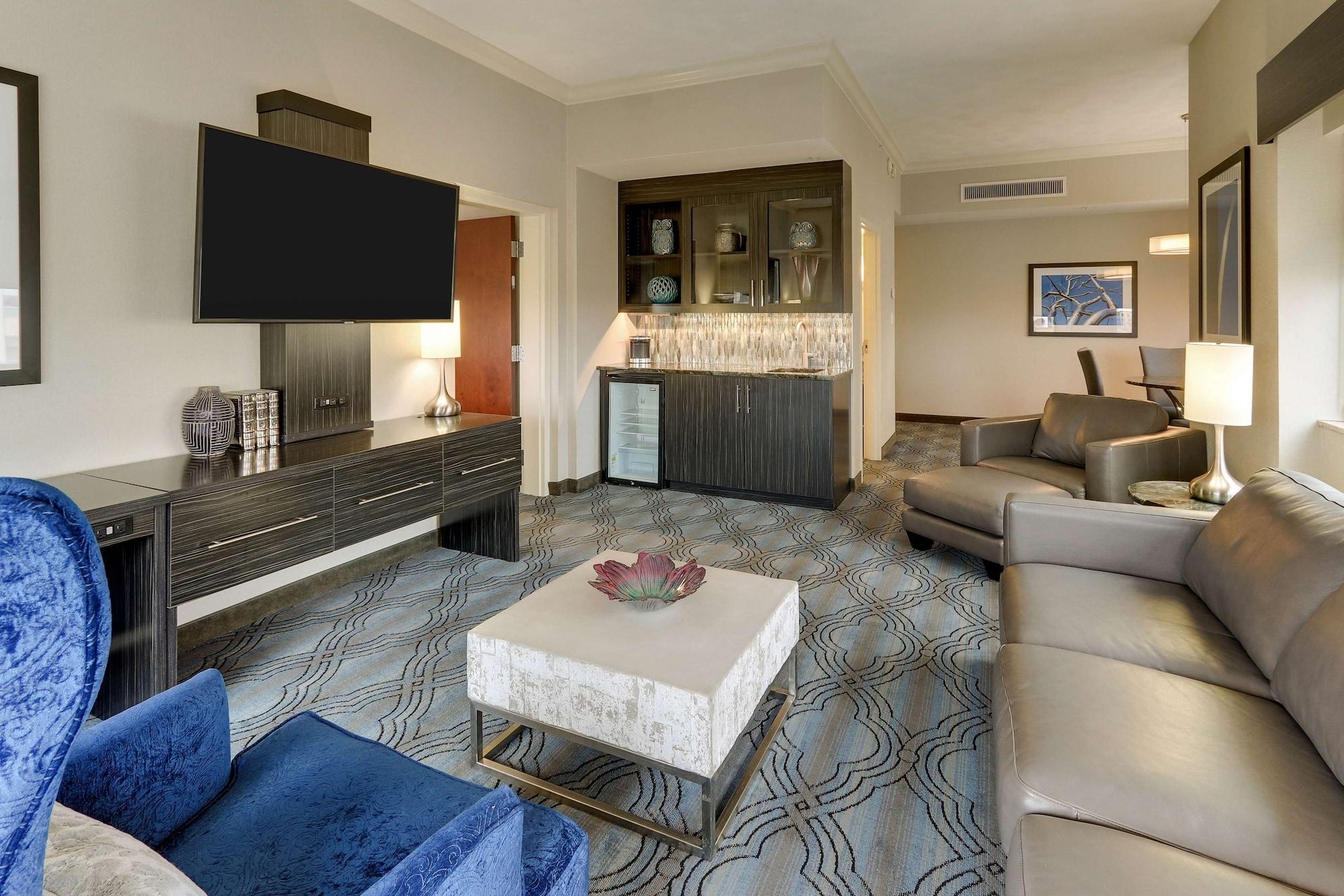 Doubletree By Hilton St. Louis Forest Park Extérieur photo