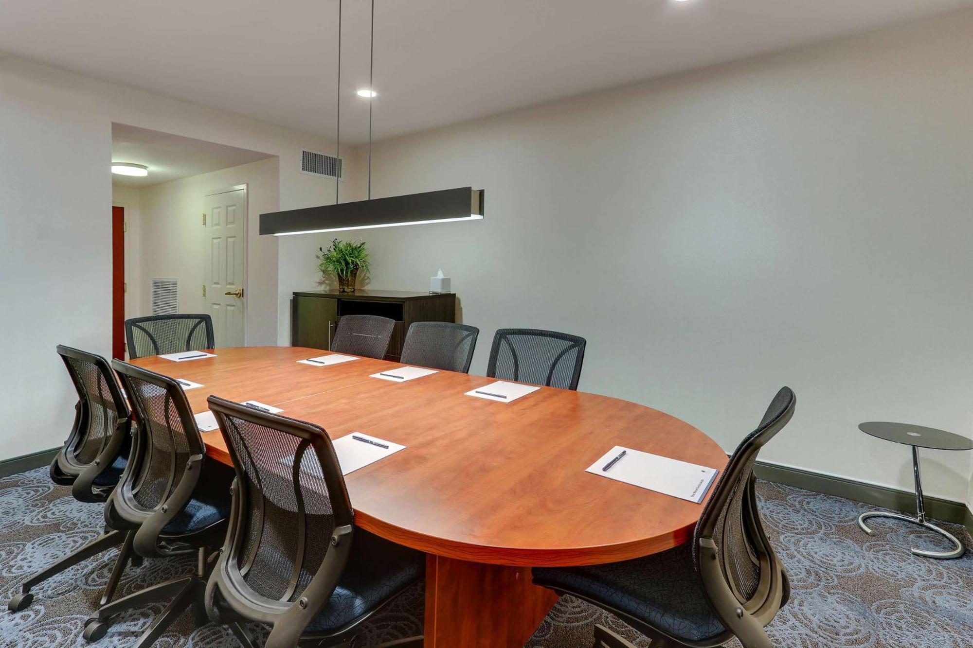Doubletree By Hilton St. Louis Forest Park Extérieur photo